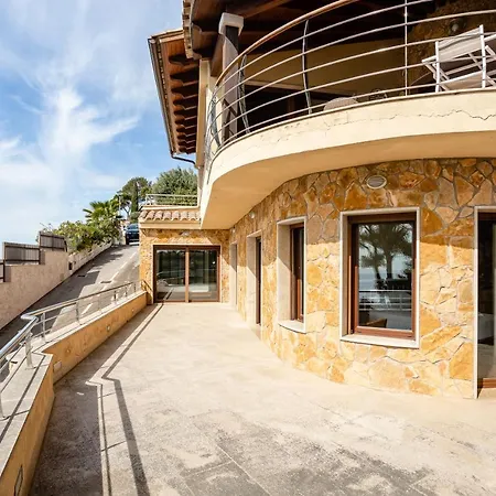 Villa Con Infinity Pool