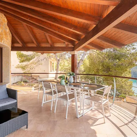 Villa Con Infinity Pool