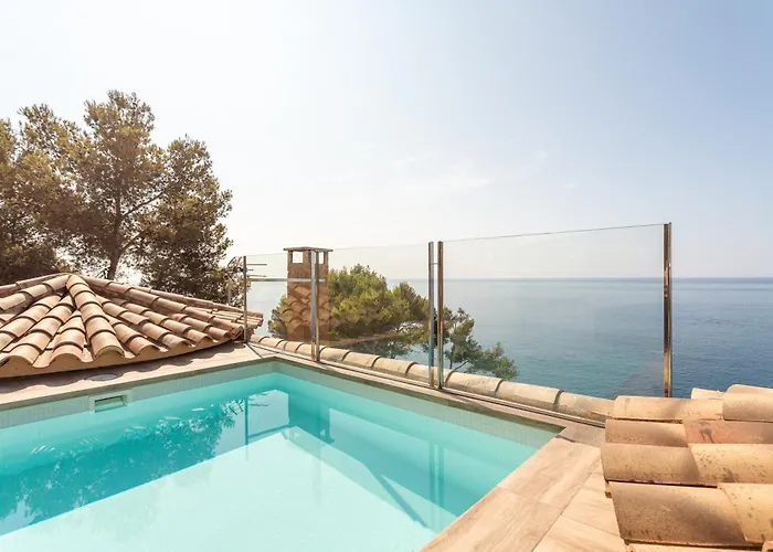 Con Infinity Pool Lloret de Mar