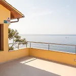 Con Infinity Pool